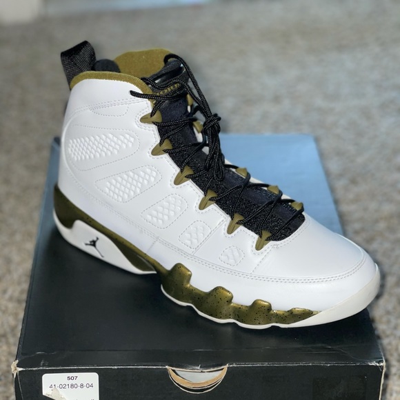 Jordan Retro 9s ( Militia Green )